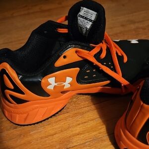 Under Armour Big Boys Black and Orange Sneakers